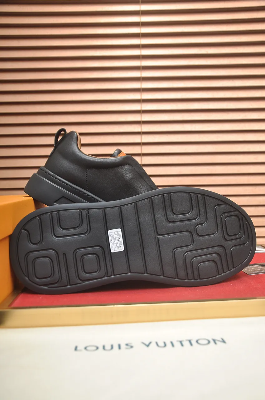 Men's shoes 💰480💶【LOUIS VUITTON】(Full sheepskin lining) Same style as LV Louis Vuitton official website [satisfied] original single hot model LV original factory cowhide 👑1:1 original board sheepskin lining 👘 imported cowhide for the upper. Body accessories one-to-one mold opening 💪 counter quality 🙏 Dear friends, if you are still worried about wearing matching shoes 💋, then these shoes are your best choice 🎁🎁! 38-45 (45 is custom-made and cannot be returned or exchanged)